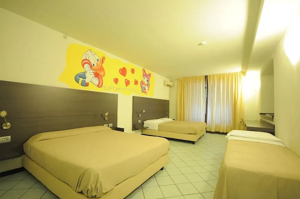 Hotel Tirreno Marina di Massa 4*,