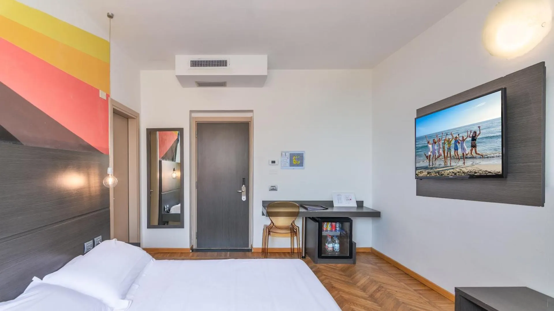 Hotel Tirreno Marina di Massa Italien